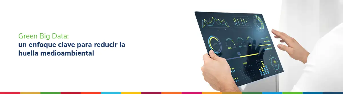 Pessoas em frente a monitores de computador